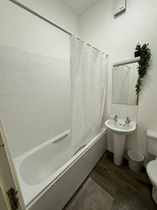 City Center Gem- Flat For 6 In Sheffield Gs404 Екстер'єр фото